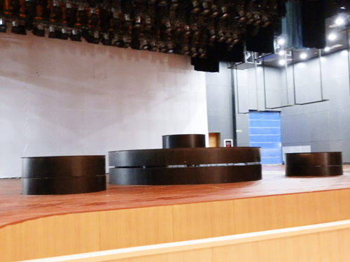 旋轉(zhuǎn)、升降舞臺(tái)